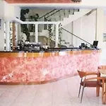 فندق Kaonia ساراندا