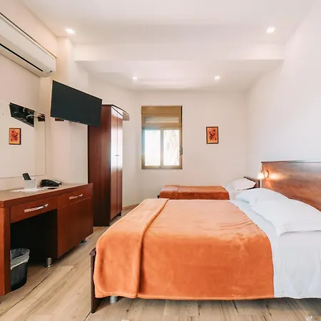 Otel Kaonia